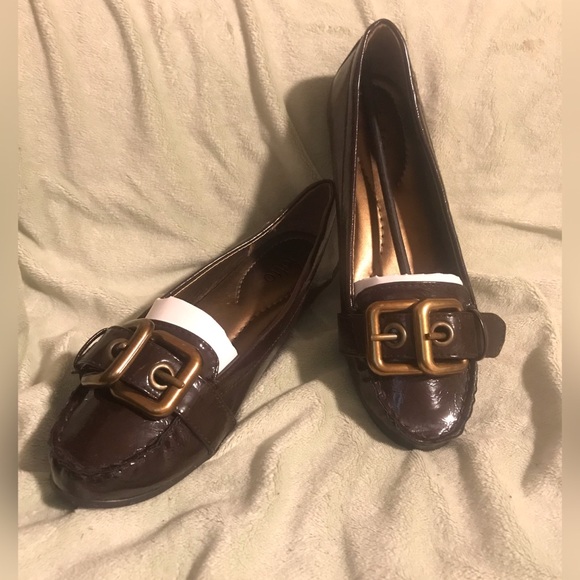 Rialto Shoes - NEW Rialto Brown & Gold Double Buckle Loafers 8 Rialto Shoes - NEW Rialto Brown & Gold Double Buckle Loafers 8
